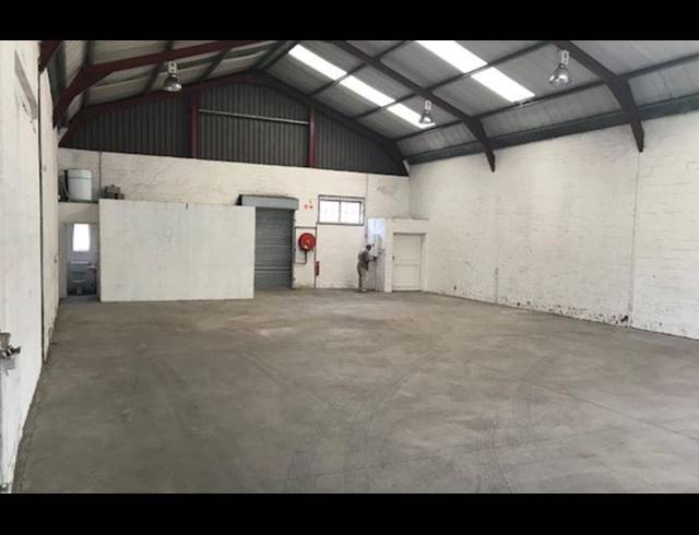 241M² WAREHOUSE TO LET IN EPPING INDUSTRIAL